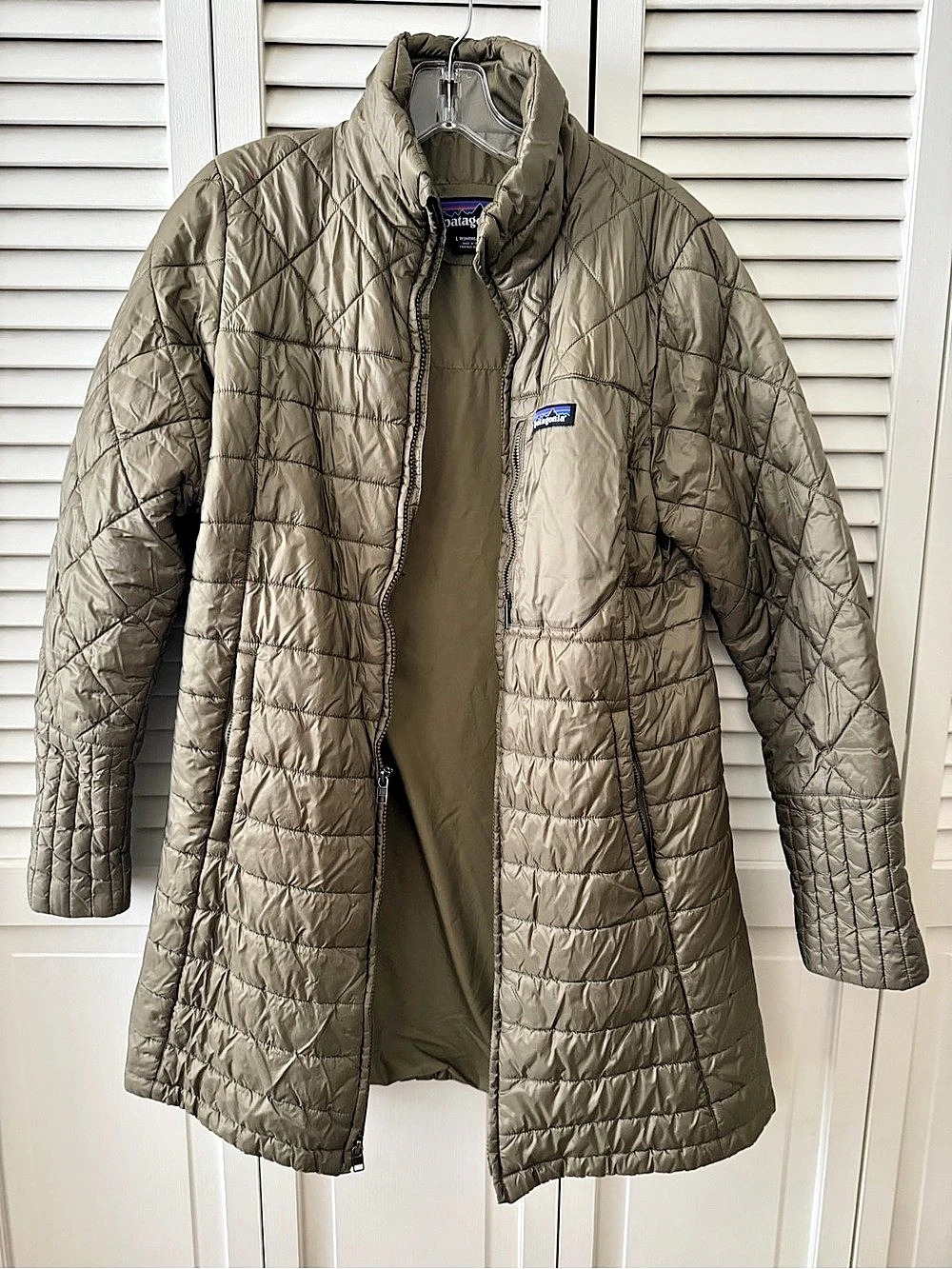 Patagonia Women's Diamond Quilted Bomber Hoody Green Large